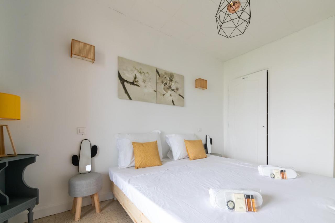 Spacieux A Proximite Du Centre Villes Wifi Stationnement Gratuit Appartement